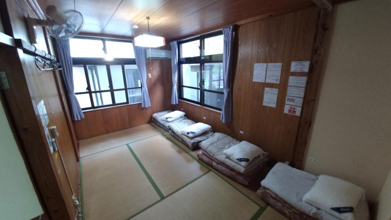 Kerama Backpackers Hotel Tokashiki Exterior photo