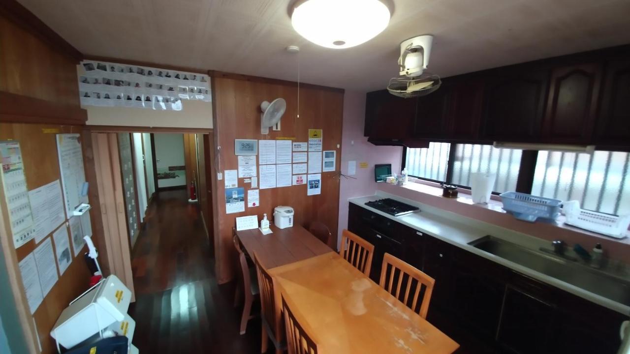 Kerama Backpackers Hotel Tokashiki Exterior photo